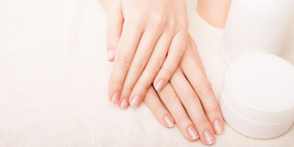 Jak zbudowany jest paznokieć